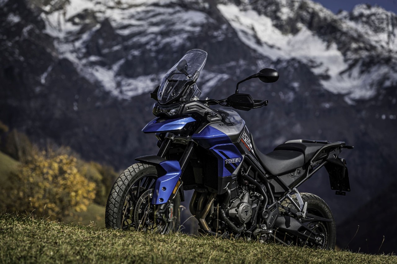 Moto Guzzi V85 TT VS Triumph Tiger 850 Sport: viaggia, guida, SOGNA